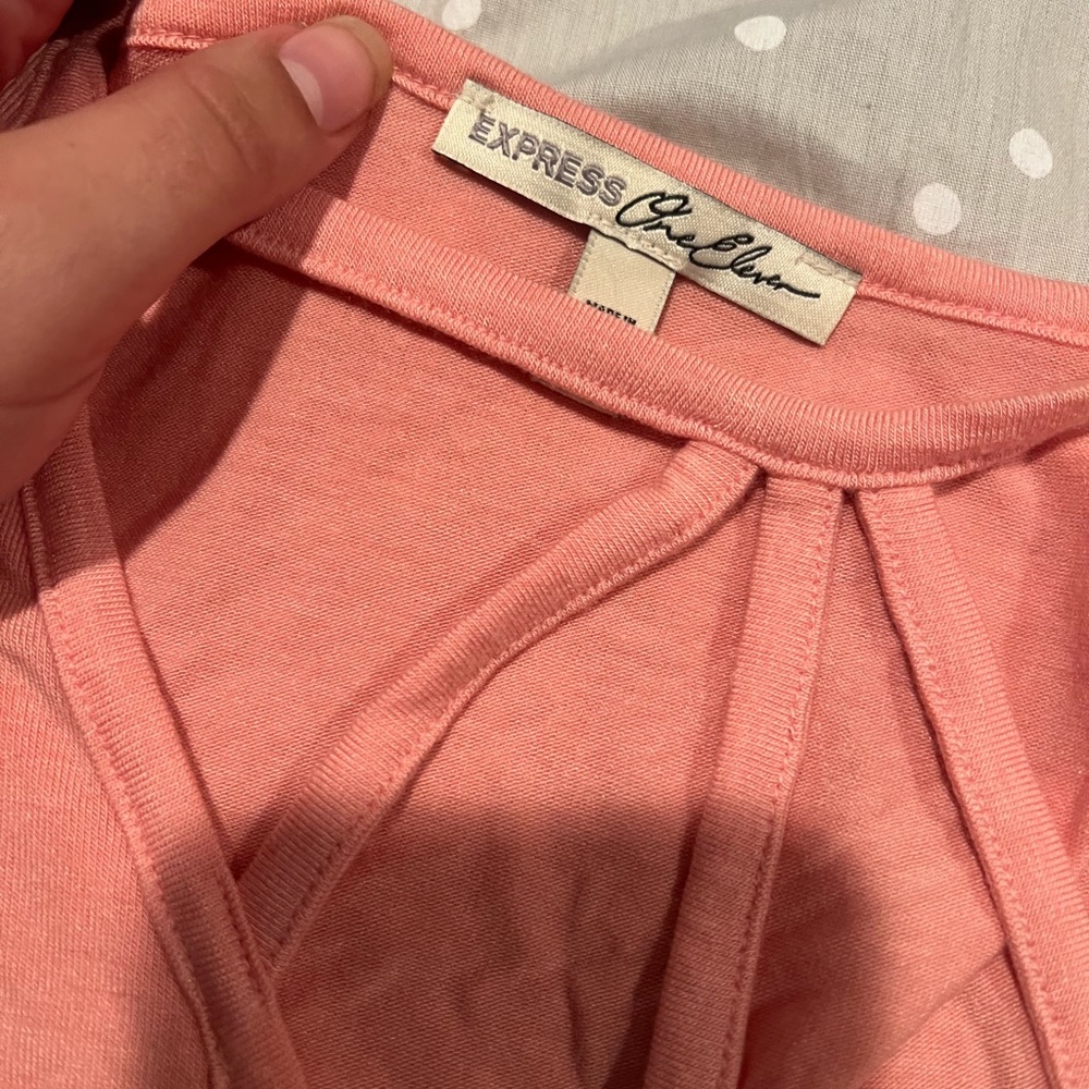 Tank tops - Picture 3 of 3